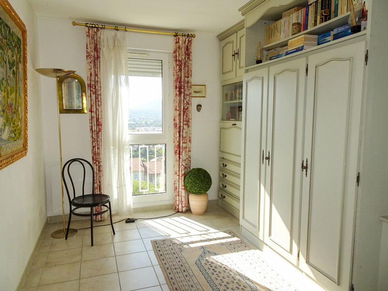 French property for sale in Hyères, Var - €810,000 - photo 6