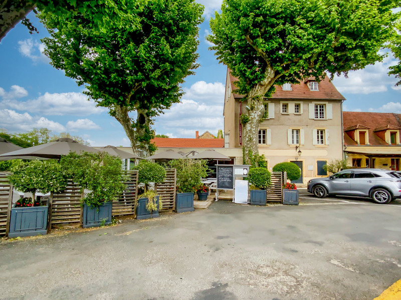Commerce à vendre à Montignac-Lascaux, Dordogne - 442 000 € - photo 1