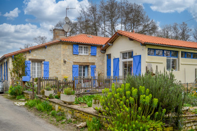Maison à vendre à Fontclaireau, Charente, Poitou-Charentes, avec Leggett Immobilier