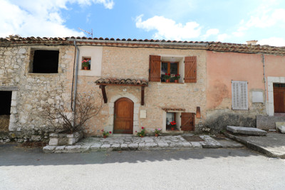 Maison à vendre à Caille, Alpes-Maritimes, PACA, avec Leggett Immobilier