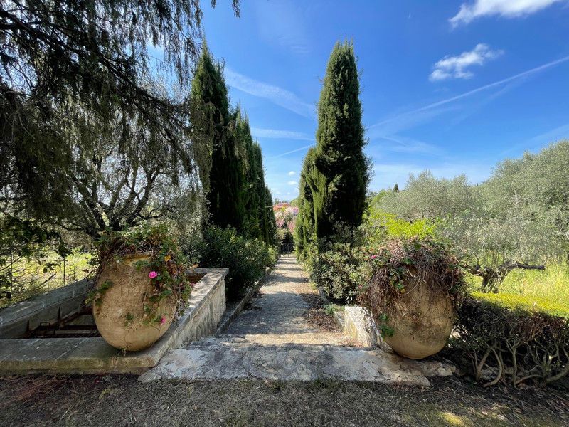 French property for sale in Grasse, Alpes-Maritimes - &#8364;3,500,000 - photo 2