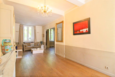 French property for sale in Apt, Vaucluse - €500,000 - photo 2