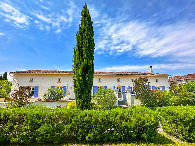 French property for sale in Saint-Romain, Charente - €304,500 - photo 0