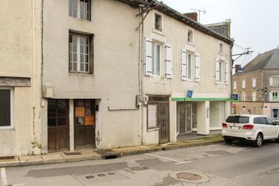 Maison à vendre à Thénezay, Deux-Sèvres, Poitou-Charentes, avec Leggett Immobilier