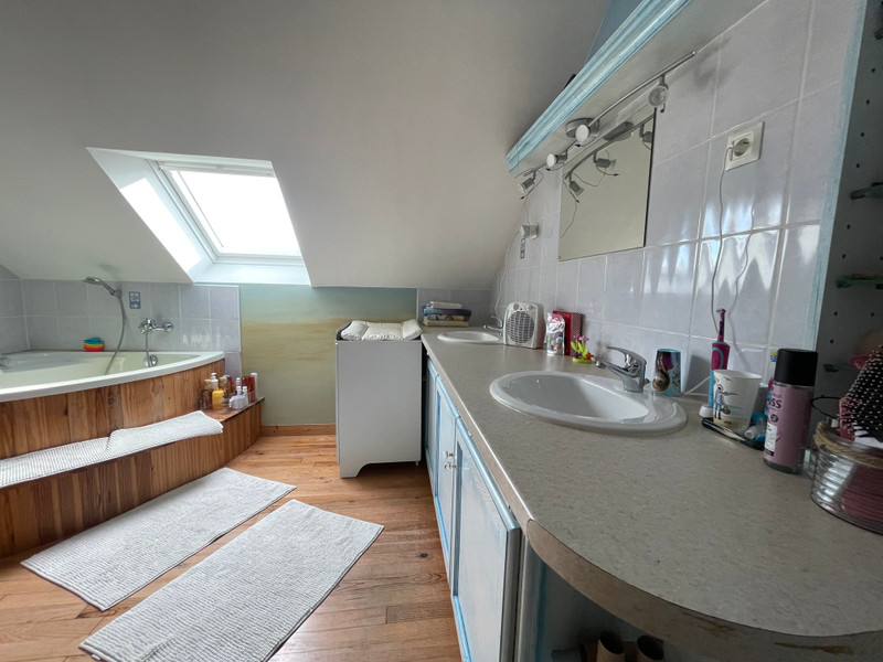 French property for sale in Saint-Pierre-sur-Orthe, Mayenne - €251,450 - photo 6
