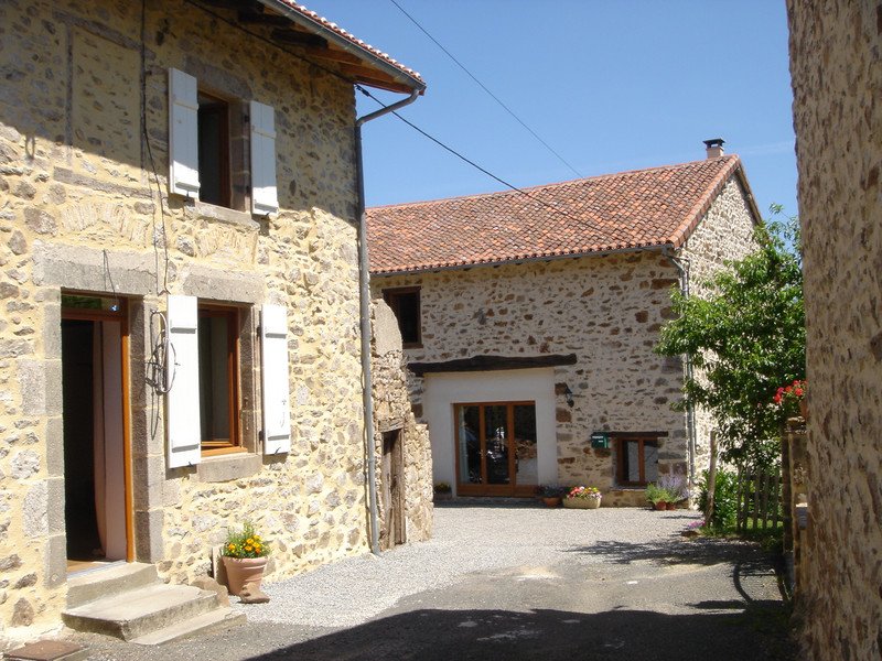 French property for sale in Vayres, Haute-Vienne - €256,800 - photo 1