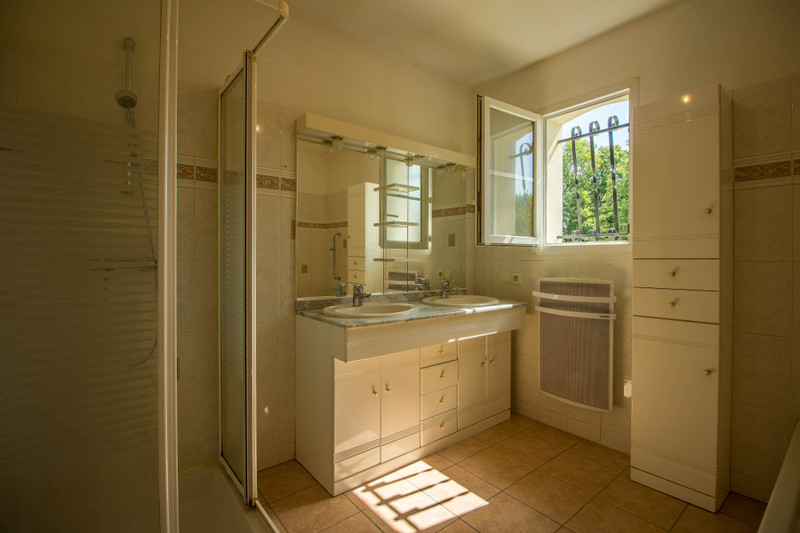 French property for sale in Angoulême, Charente - €310,000 - photo 7