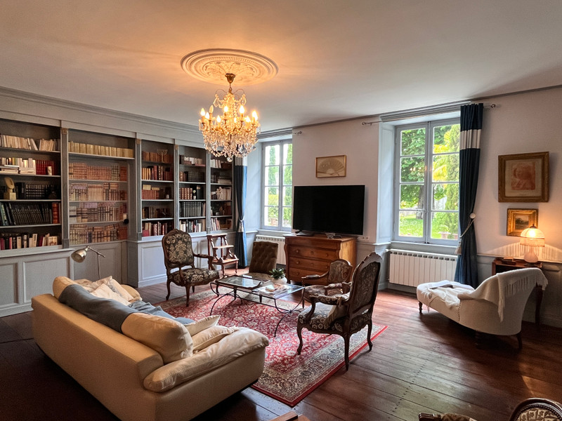 French property for sale in Archiac, Charente-Maritime - €1,048,000 - photo 5