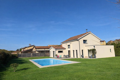 Maison à vendre à Saint-Genis-Laval, Rhône, Rhône-Alpes, avec Leggett Immobilier