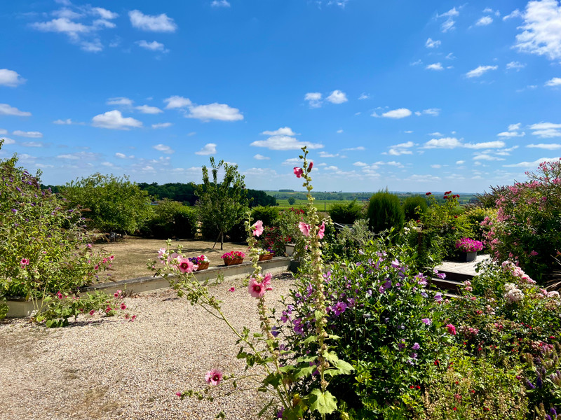 French property for sale in Pons, Charente-Maritime - €349,799 - photo 8