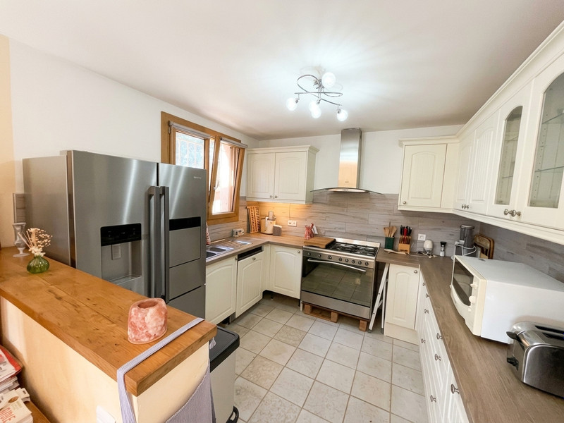 French property for sale in Sillans-la-Cascade, Var - €296,800 - photo 6