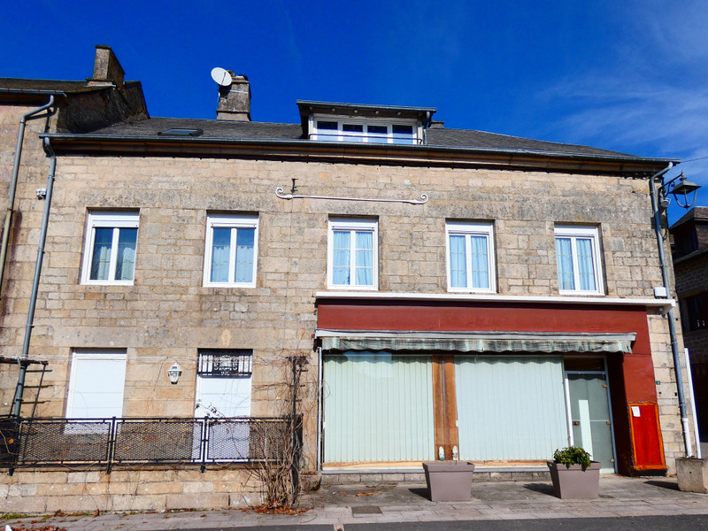 Maison à vendre à Bugeat, Corrèze - 271 800 € - photo 1