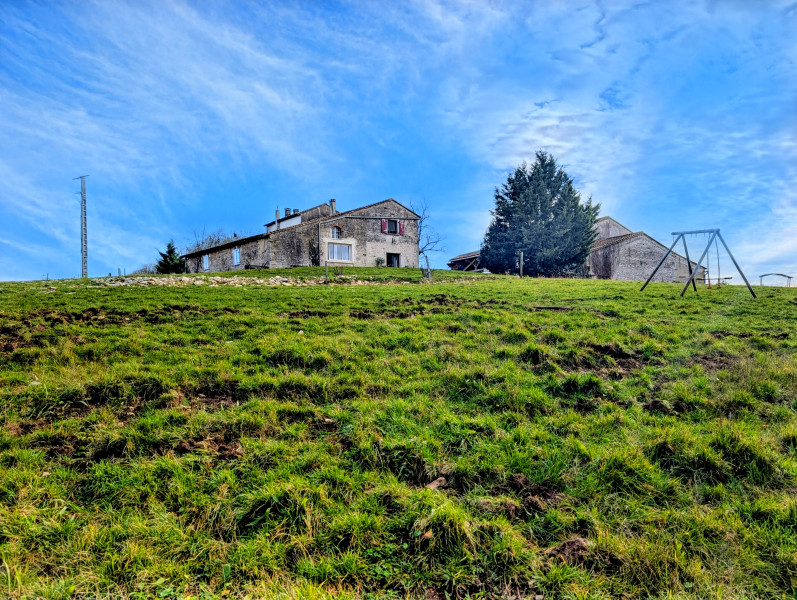 French property for sale in Ébréon, Charente - €335,000 - photo 1