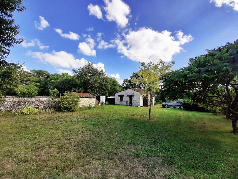 French property for sale in Saint-Séverin, Charente - €267,750 - photo 7