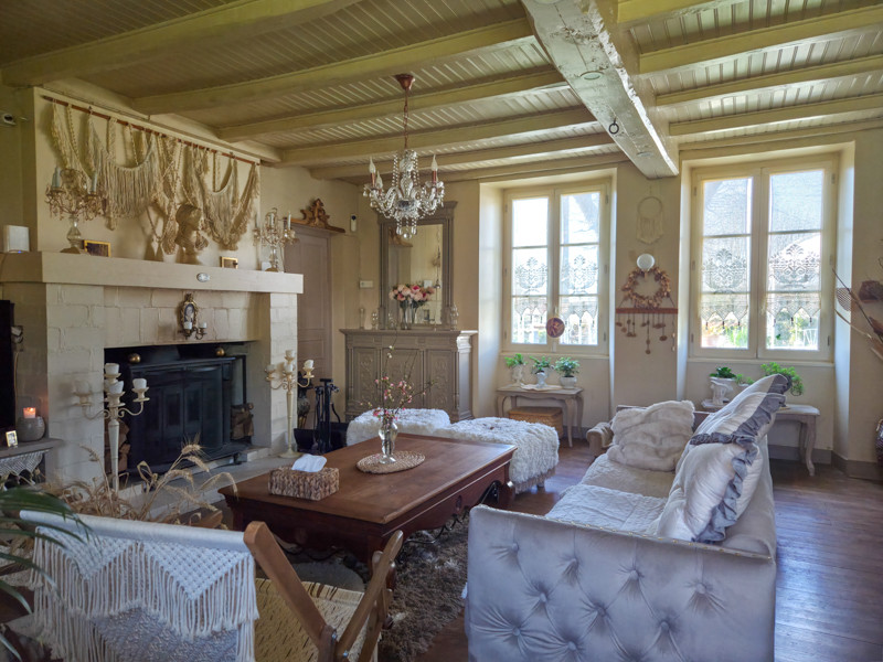 French property for sale in Valdelaume, Deux-Sèvres - €185,000 - photo 2