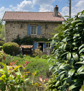 Maison à vendre à Oradour-sur-Vayres, Haute-Vienne, Limousin, avec Leggett Immobilier