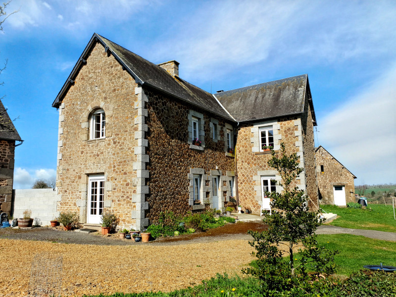 French property for sale in Buais, Manche - €269,000 - photo 2