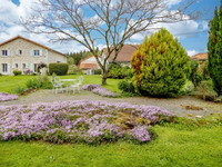Maison à vendre à Le Lindois, Charente - 295.000 € - photo 1