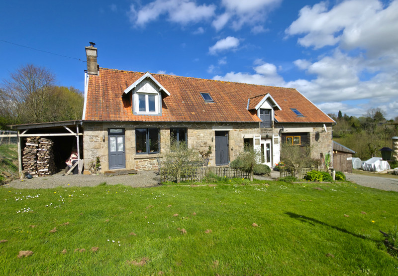 Propriété à vendre à Sourdeval, Manche - 307 500 €