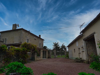 Maison à vendre à Gond-Pontouvre, Charente - 249 100 € - photo 10