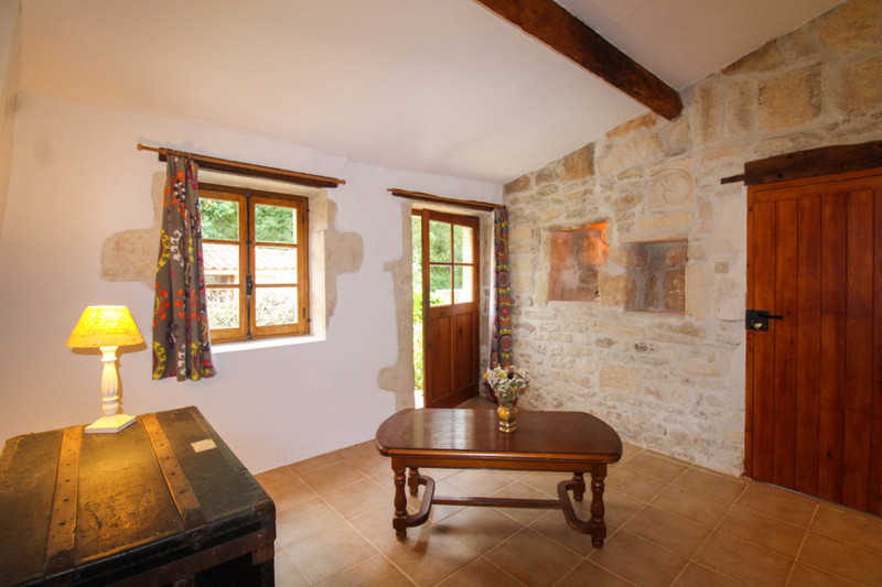 French property for sale in Fenioux, Charente-Maritime - €272,850 - photo 4