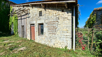 French property for sale in Lonnes, Charente - €117,720 - photo 11