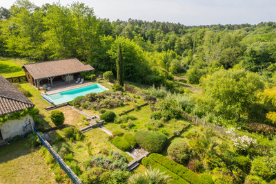 Superb property on the edge of a forest with a large manor house set in 2.7ha of land (1h from Biscarosse)