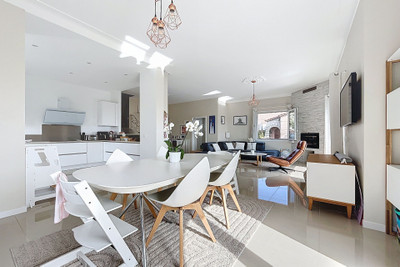 French property for sale in Nice, Alpes-Maritimes - €1,655,000 - photo 6