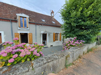 Maison à vendre à Luzy, Nièvre - 80.000 € - photo 1