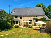 Maison à vendre à Saint-Berthevin-la-Tannière, Mayenne - 220.000 € - photo 1