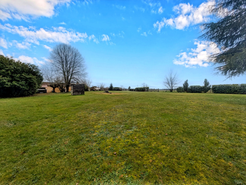 French property for sale in Clérac, Charente-Maritime - €214,000 - photo 9