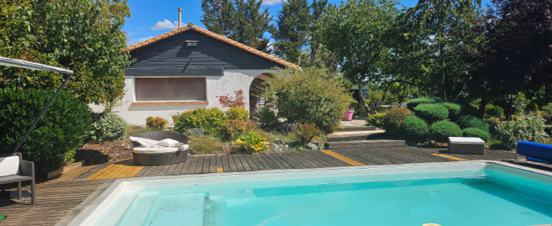 Propriété à vendre à Le Busseau, Deux-Sèvres - 572 400 €