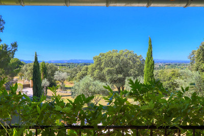 
LAGNES, LUBERON - Spacious bastide with cottages, extensive grounds, a pool, and stunning panoramic views!