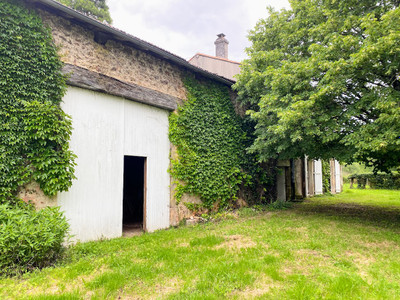 French property for sale in Suaux, Charente - €192,000 - photo 3