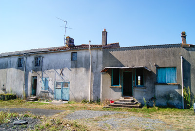 Maison à vendre à Le Busseau, Deux-Sèvres, Poitou-Charentes, avec Leggett Immobilier