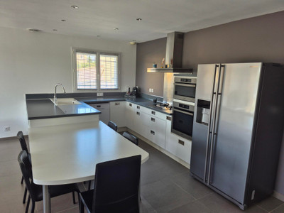 French property for sale in Rochefort-du-Gard, Gard - €415,000 - photo 2
