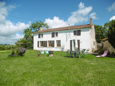 Maison à vendre à Saint-Sulpice-en-Pareds, Vendée, Pays de la Loire, avec Leggett Immobilier
