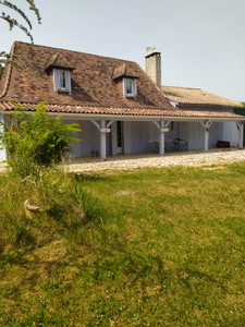 Maison à vendre à Saint-Laurent-des-Hommes, Dordogne, Aquitaine, avec Leggett Immobilier
