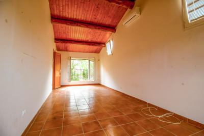 French property for sale in Vaison-la-Romaine, Vaucluse - €320,000 - photo 8