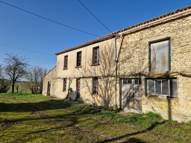 Propriété à vendre à Magnac-Lavalette-Villars, Charente - 162 000 €