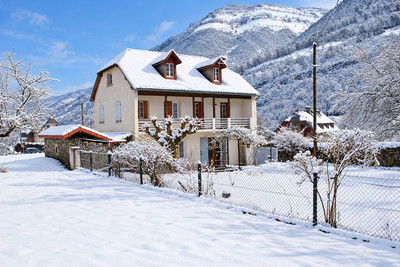 French property for sale in Campan, Hautes-Pyrénées - €305,000 - photo 1