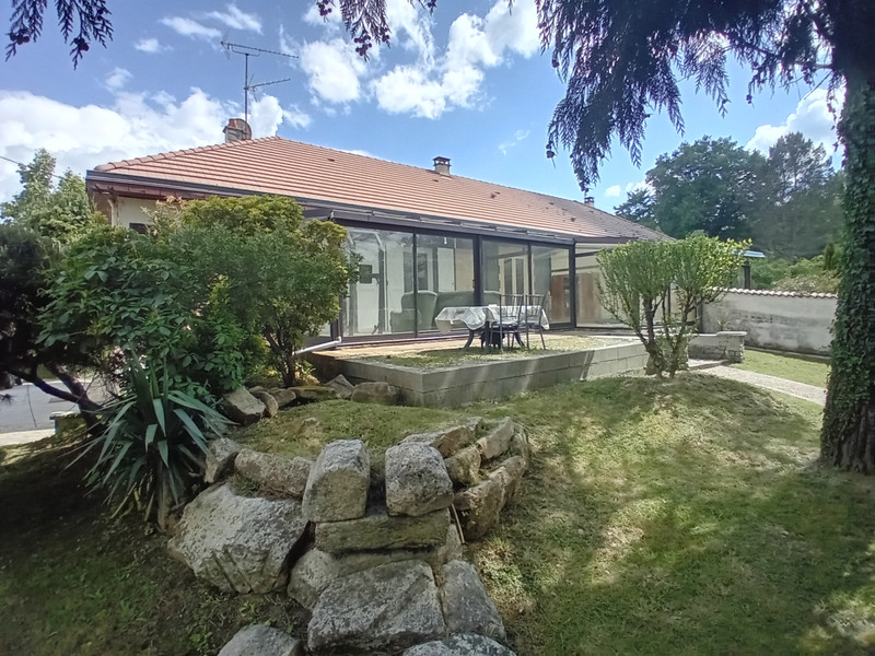 Maison à vendre à Saint-Just-le-Martel, Haute-Vienne - 220.000 € - photo 1