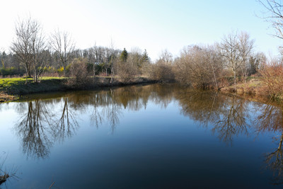 Lacs à vendre à Mareuil en Périgord, Dordogne, Aquitaine, avec Leggett Immobilier
