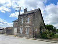 houses and homes for sale inNeuilly-le-VendinMayenne Pays_de_la_Loire