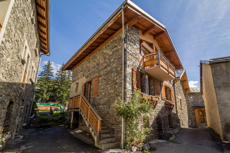 French property for sale in Saint-Martin-de-Belleville, Savoie - €1,265,000 - photo 9