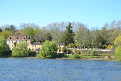 Commerce à vendre à Lalinde, Dordogne, Aquitaine, avec Leggett Immobilier