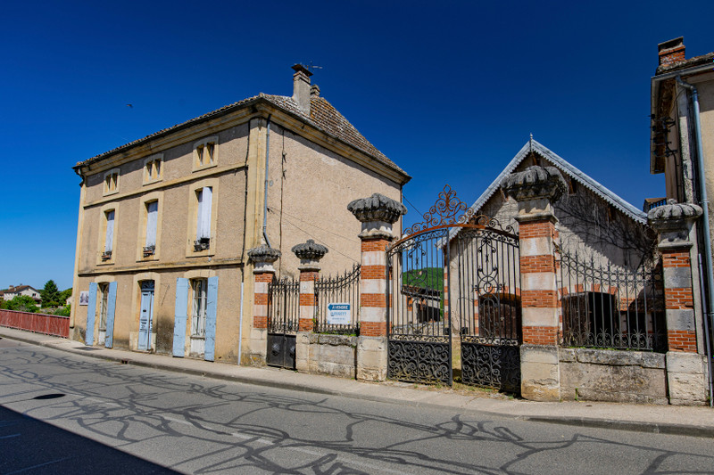 French property for sale in Puy-l'Évêque, Lot - €141,700 - photo 1