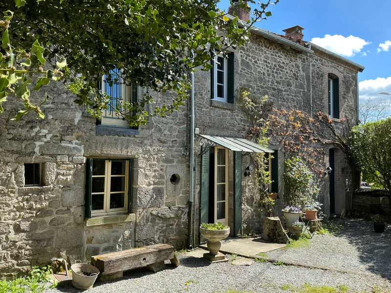 Propriété à vendre à Saint-Sulpice-les-Champs, Creuse - 213 840 €