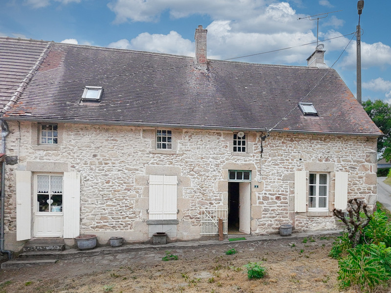 Maison à vendre à Les Grands-Chézeaux, Haute-Vienne - 119.355 € - photo 1