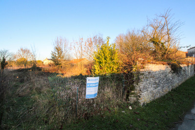 French property for sale in Asnières-la-Giraud, Charente-Maritime - €83,930 - photo 3